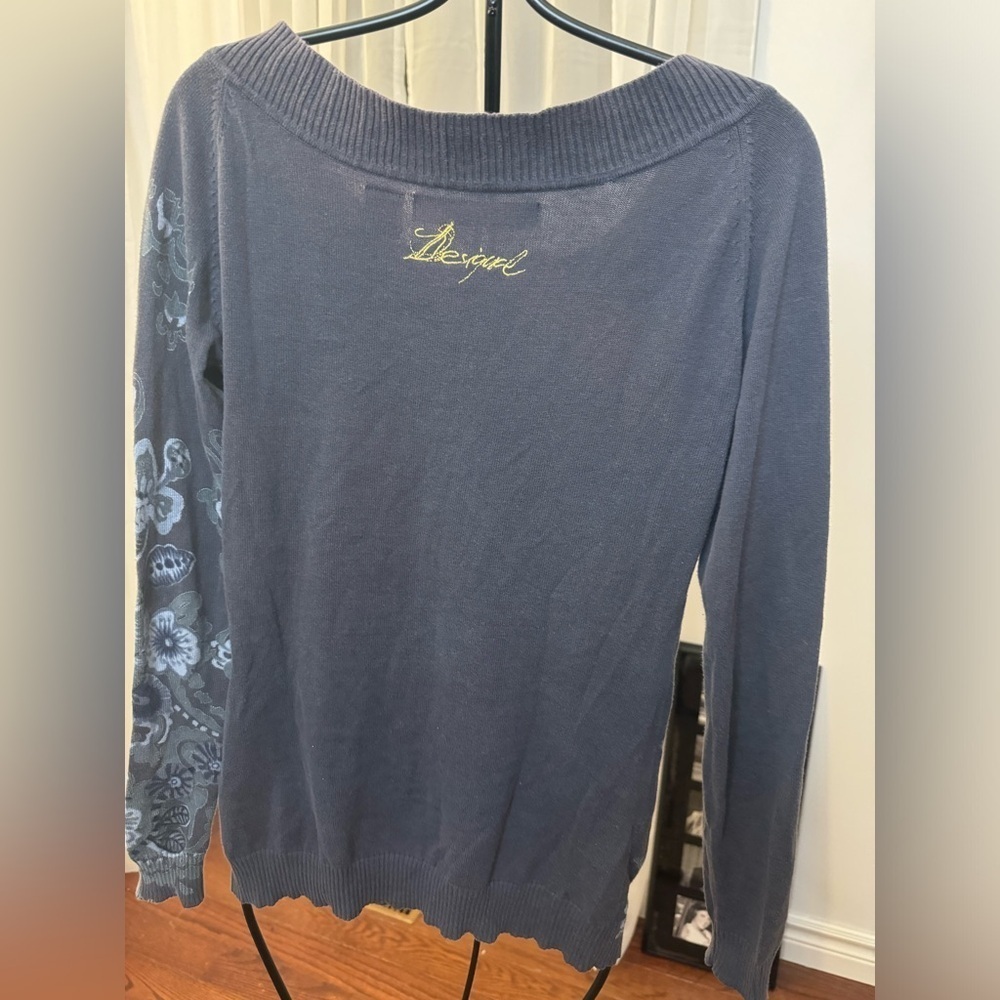 Desigual Sweater. Such a cool piece🔥 - Picture 2 of 5